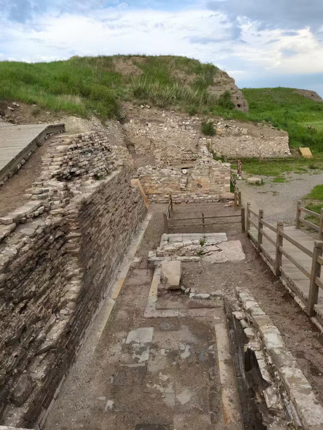 51b28bb0f49d149f8d050fb26036031