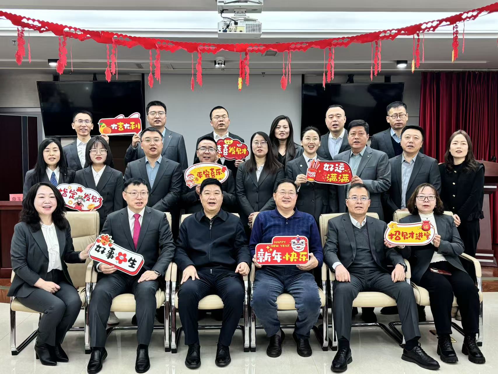 5810f20b44d102e587a335b4f205f979